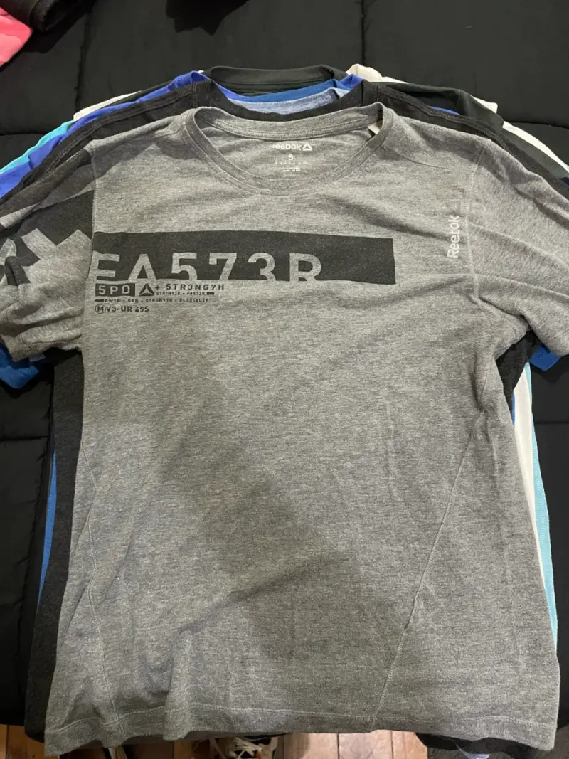Polera deportiva gris CrossFit Reebok para hombre