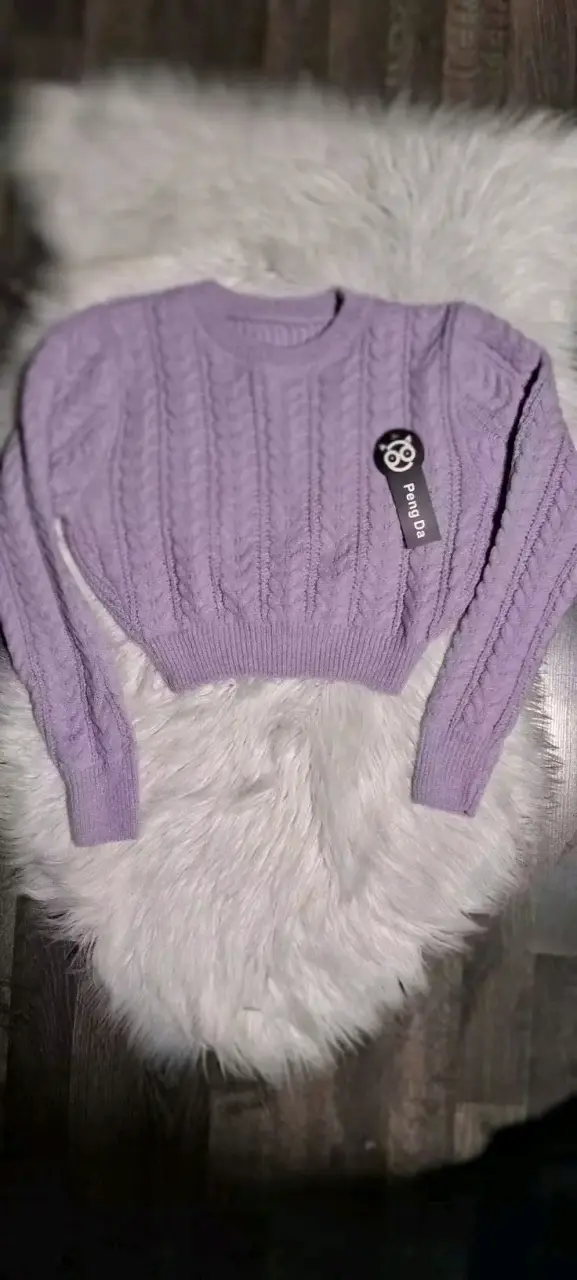 Suéter morado de punto para mujer