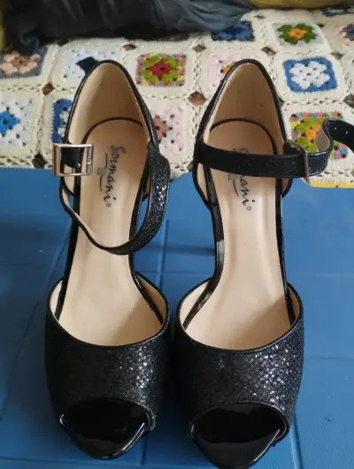Zapatos de fiesta elegantes - miniatura 4