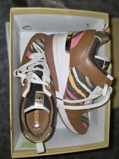 Zapatillas deportivas de cuero con diseño animal print - miniatura 3