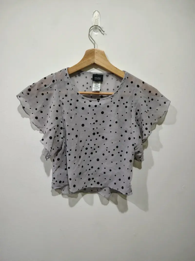 Blusa de gasa gris con lunares. - 1