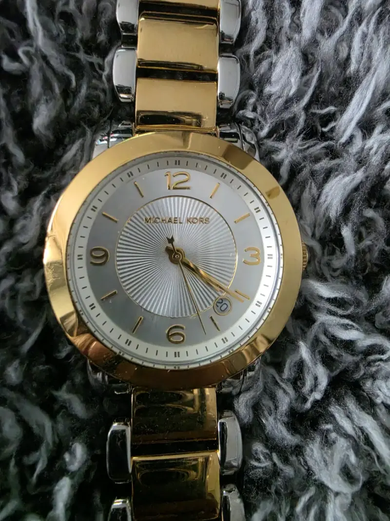 Reloj Michael Kors dorado y plateado - 1