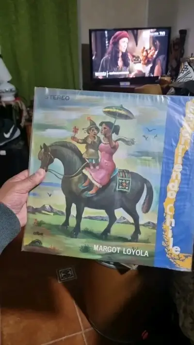 Vinilo Recorriendo Chile de Margot Loyola - miniatura 1