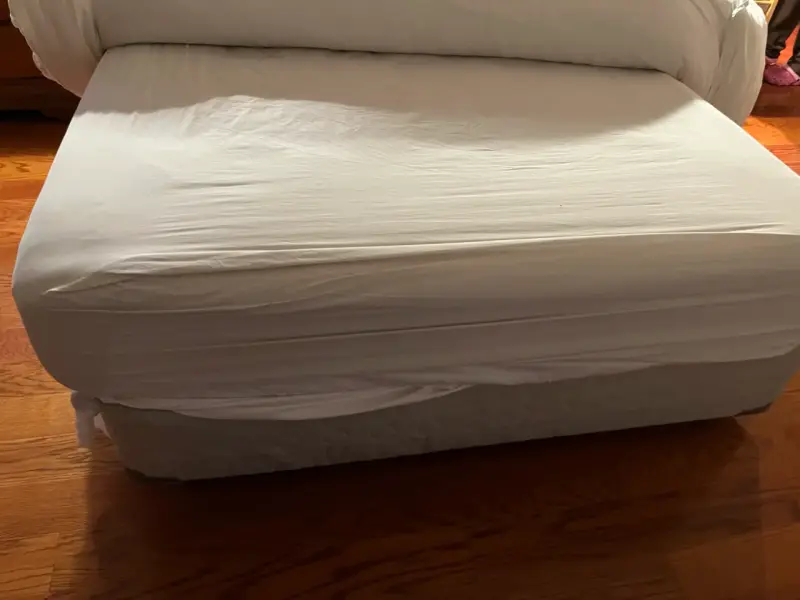 Cama matrimonial de madera con colchón y sábanas - 3