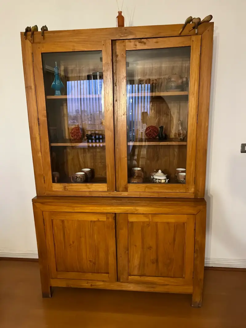 Vitrina de Madera de teca con Puertas de Vidrio - 1