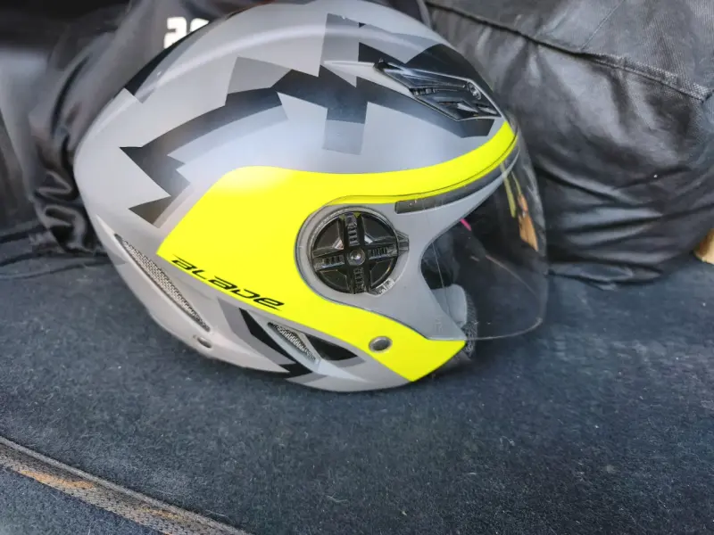 Casco de moto AGV Blade gris y amarillo - 5