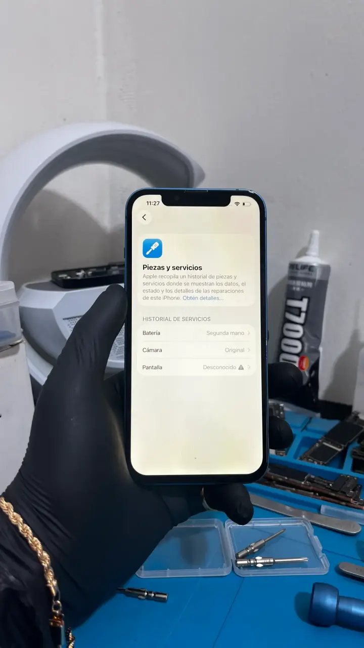 iPhone 13 Azul 128GB en Buen Estado - 4