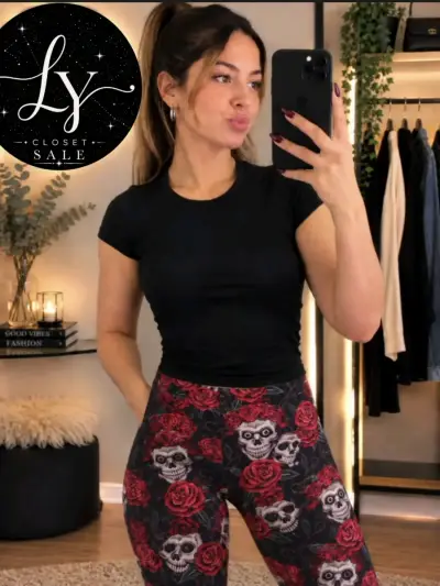 Leggings de calaveras y rosas rojas - miniatura 3