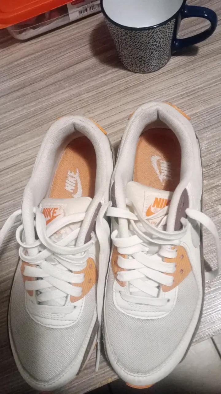 Zapatillas Nike Air blancas y naranjas - 3