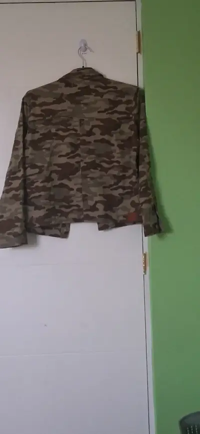 Chaqueta camuflaje estilo militar para mujer - miniatura 2