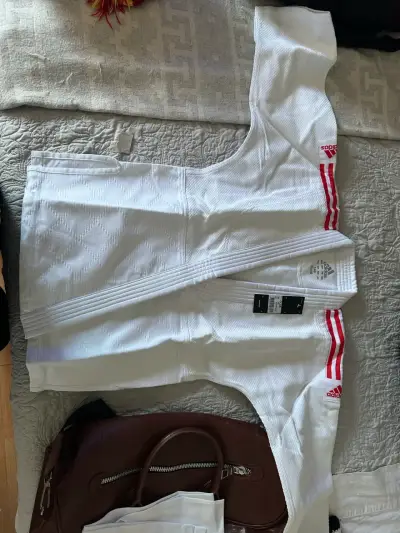 Kimono de Judo Adidas J350 Club Blanco Talla 140 - miniatura 3