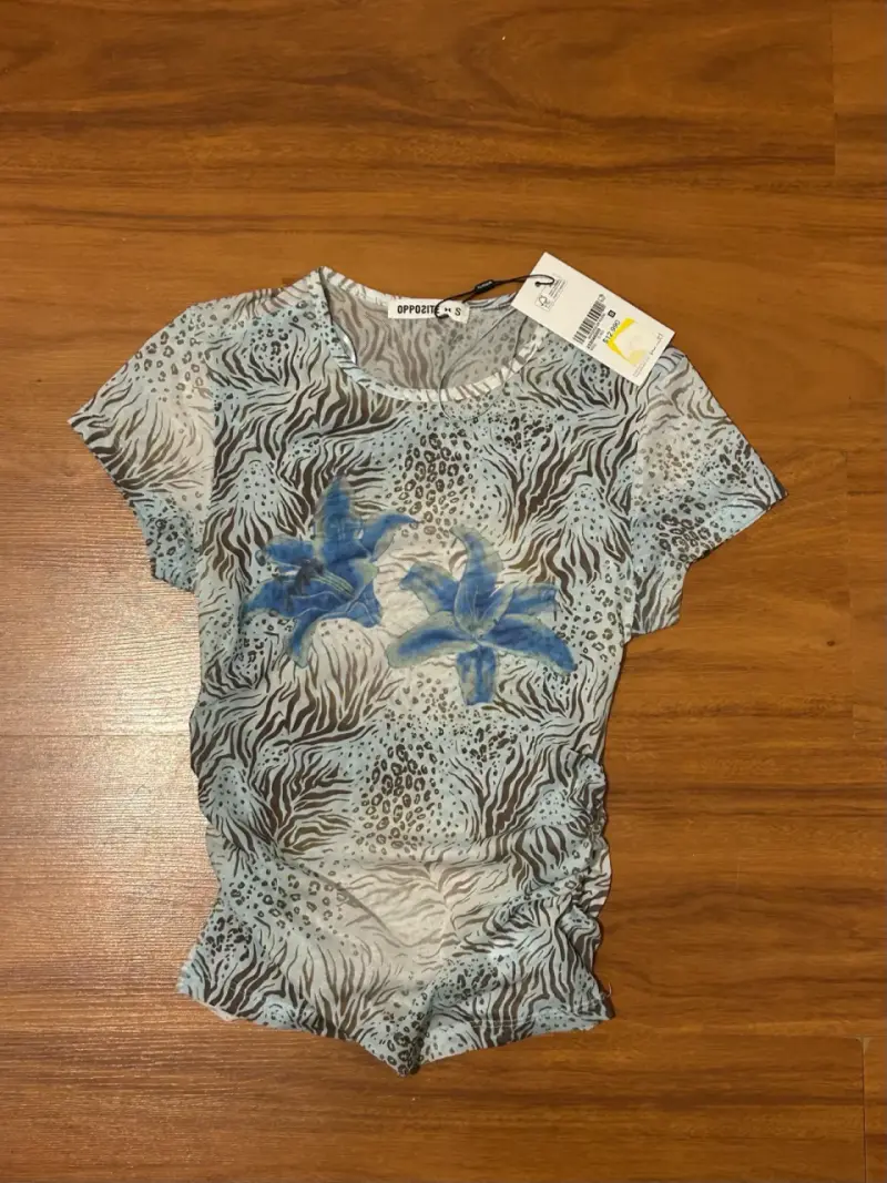 Polera estampada animal print Opposite + aros - 5