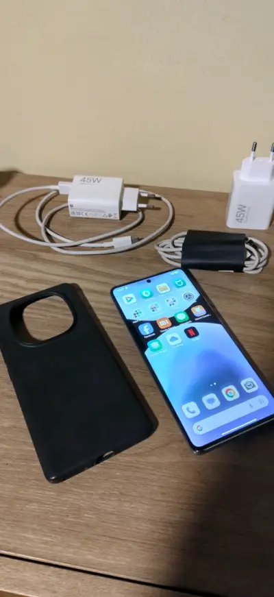 Smartphone Xiaomi Redmi note 14 pro - miniatura 1