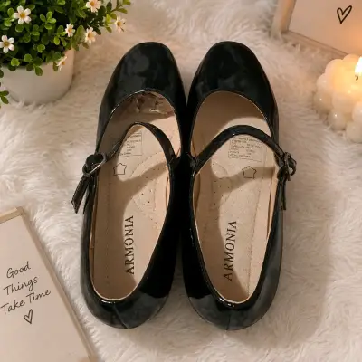 Zapatos de charol negro con tacón bajo Armonia - miniatura 1