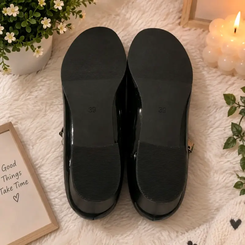 Zapatos de charol negro con tacón bajo Armonia - 2