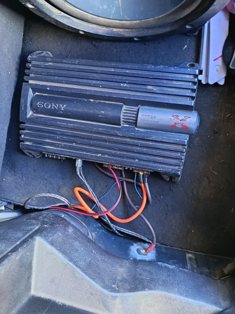 Amplificador Sony para auto 600W usado - 1