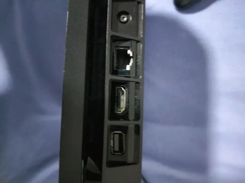 Consola PS4 slim 1tb con control y juego GTA V - 3