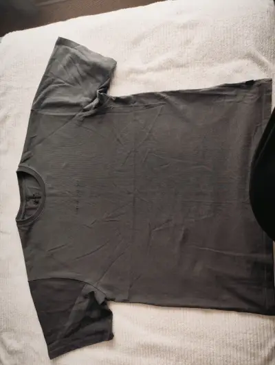 Polera gris de algodón talla M - miniatura 3