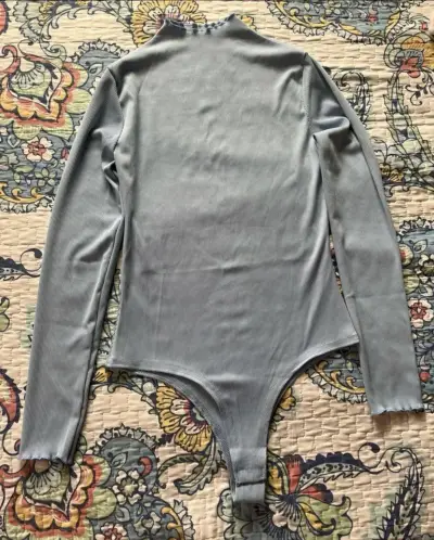 Body de manga larga azul claro para mujer - miniatura 1