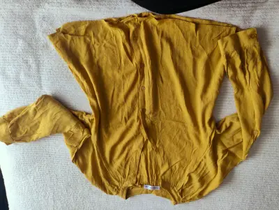 Blusa mostaza de Manga Larga para Mujer - miniatura 1