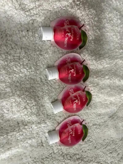 Crema de manos Sadoer sabor frutilla - miniatura 2