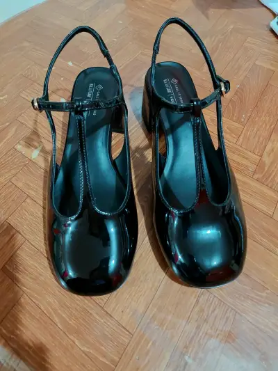 Zapatos de charol - miniatura 2