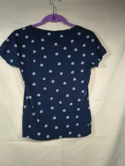 Polera azul con flores de Mango - miniatura 2