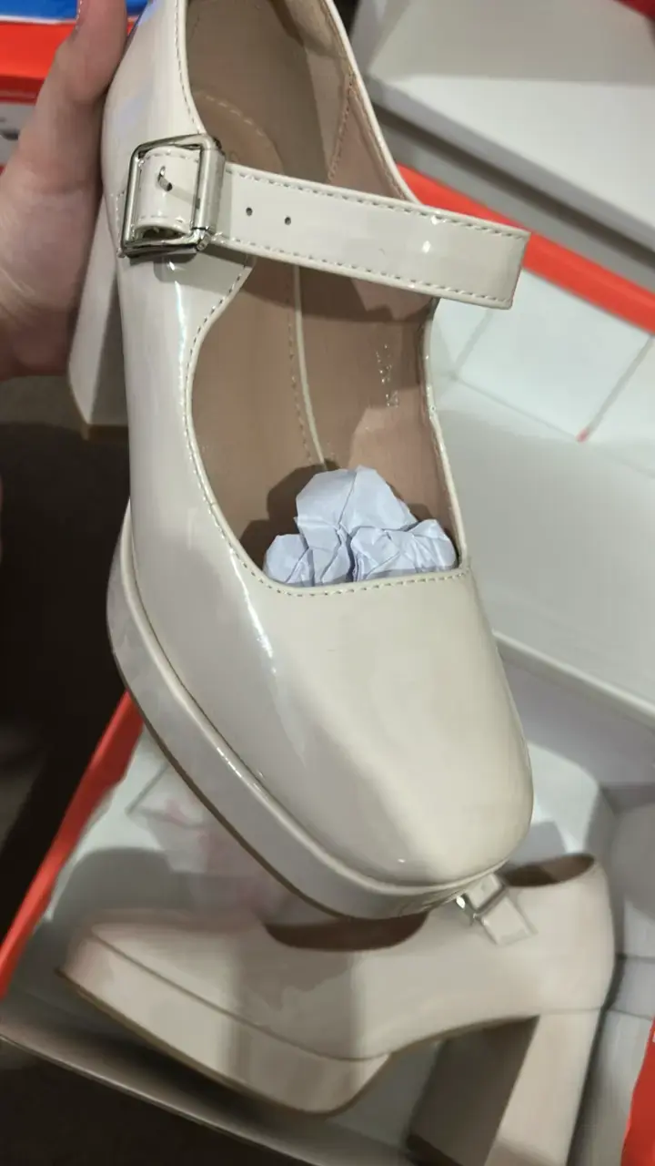 Sandalias de tacón alto blancas cerradas - 2