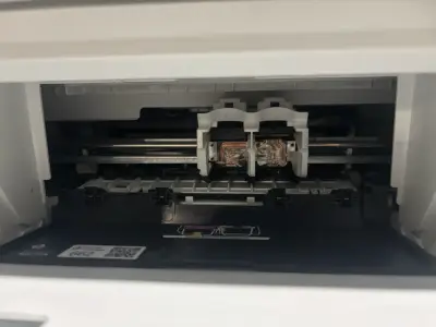 Impresora multifuncional HP DeskJet Advantage 1515 - miniatura 4