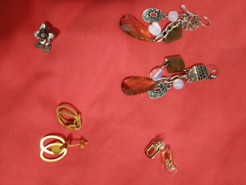 Set de aros variados en metal y cristal
