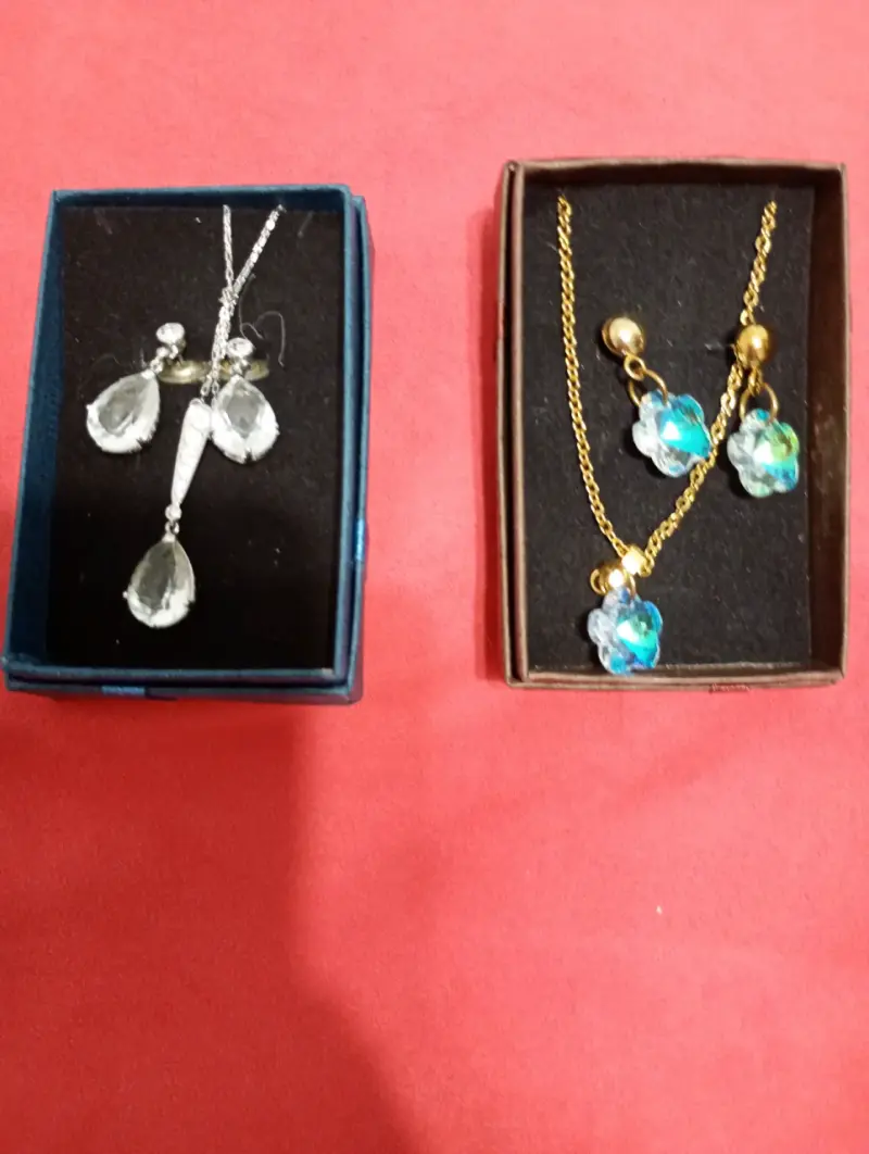 Conjunto de joyería de plata con diseño calado - 2