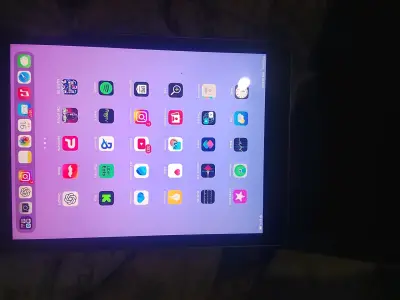 iPad de Apple con funda protectora - miniatura 1
