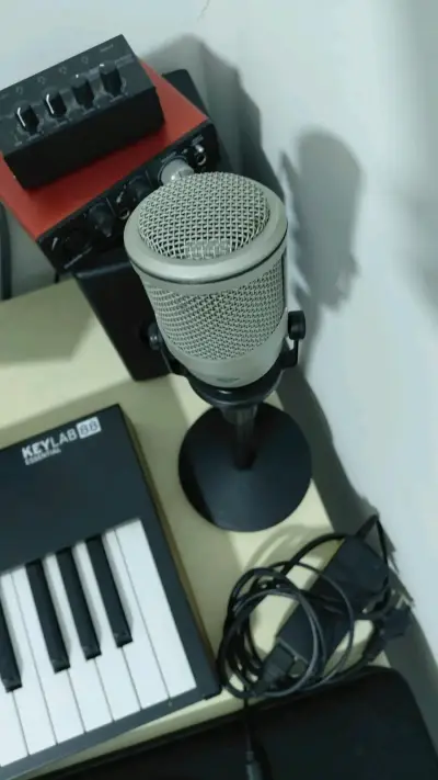Micrófono Neumann BCM 705 para estudio - miniatura 1
