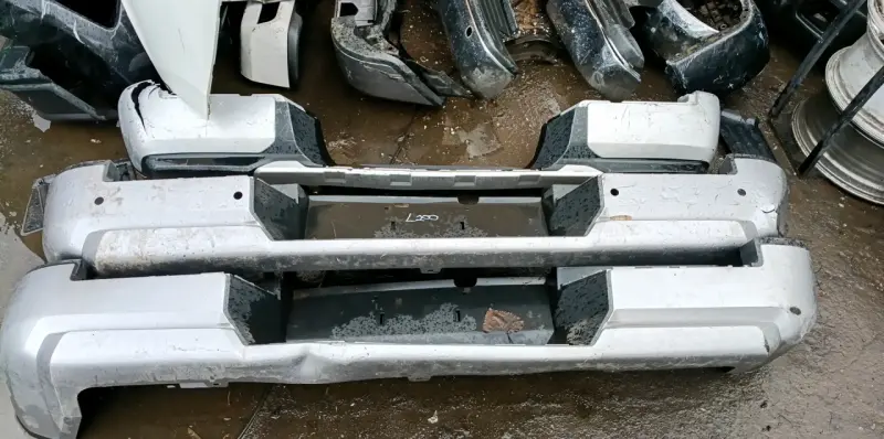 Parachoques trasero para camioneta L200