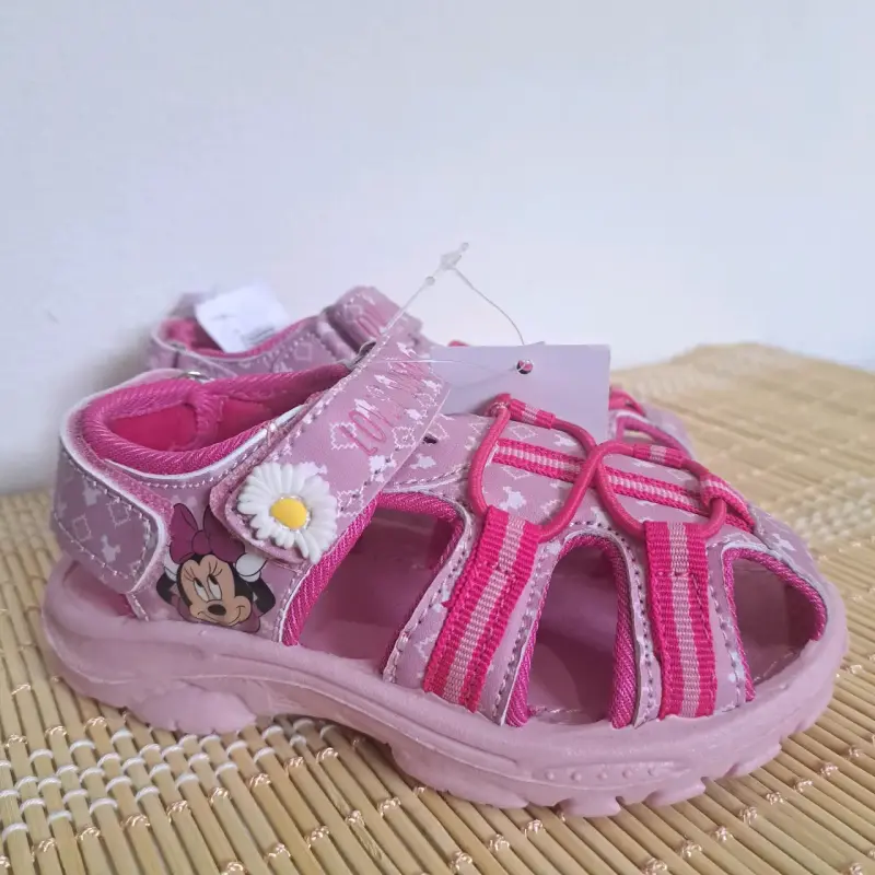 Sandalias rosadas para niña con diseño Minnie - 3