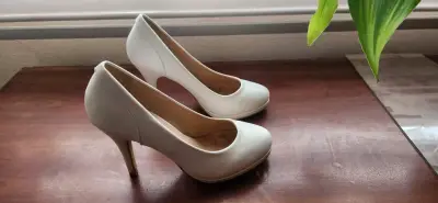 Zapatos de tacón blanco - miniatura 4