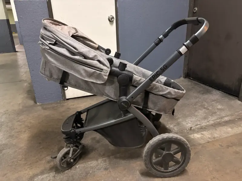 Coche de bebé gris Epic SG con capota ajustable - 2