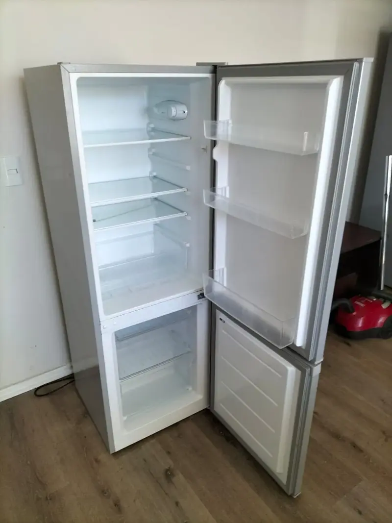 Refrigerador Midea con eficiencia energética A+ - 6
