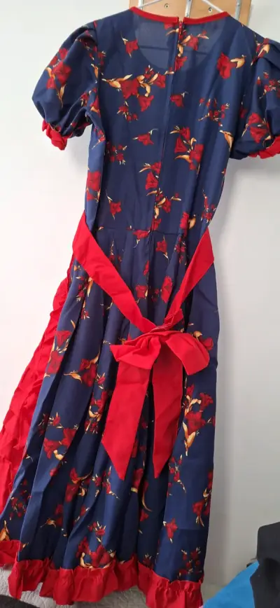 Vestido floral azul con lazo rojo para mujer - miniatura 3