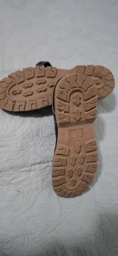 Zapatos escolares negros con hebilla - miniatura 2