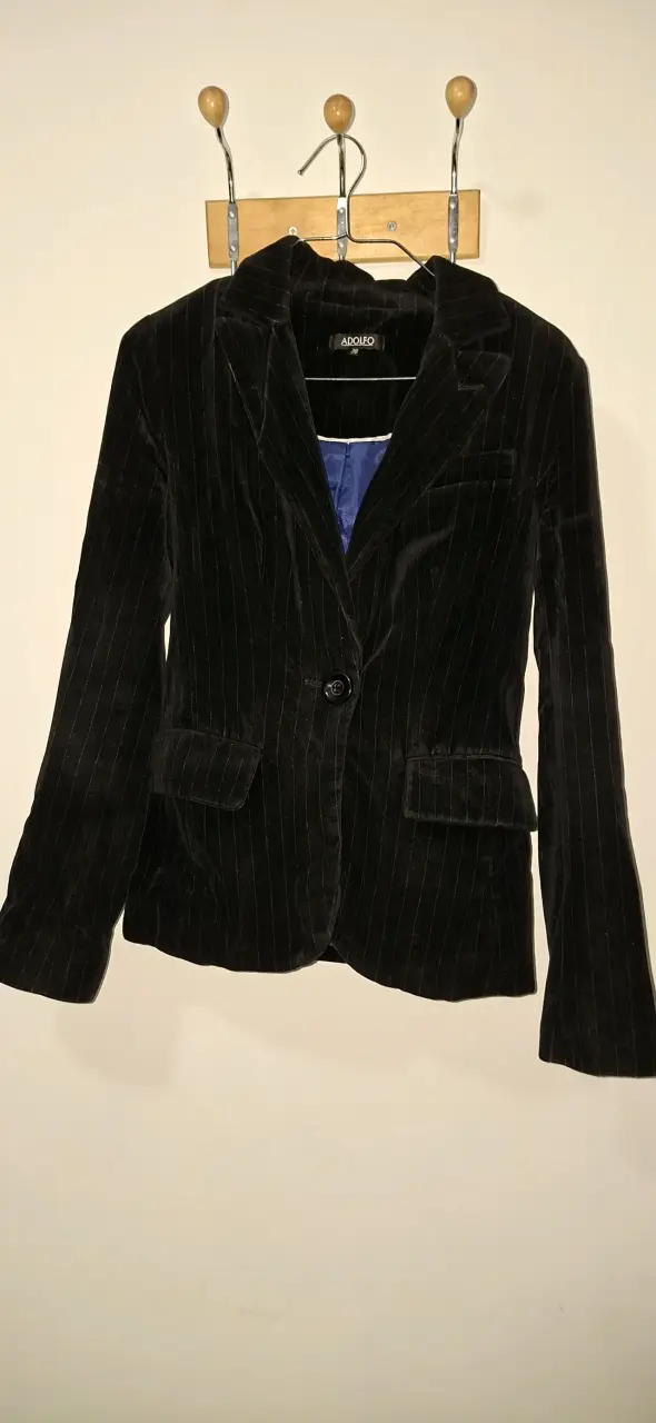 Blazer de terciopelo negro Adolfo talla 38