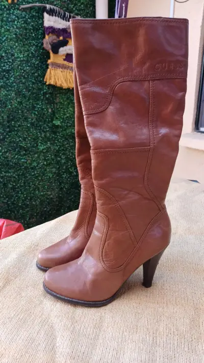 Botas de cuero Guess marrones con tacón alto - miniatura 1