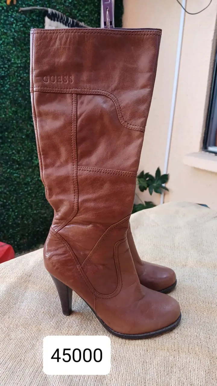 Botas de cuero Guess marrones con tacón alto - 2