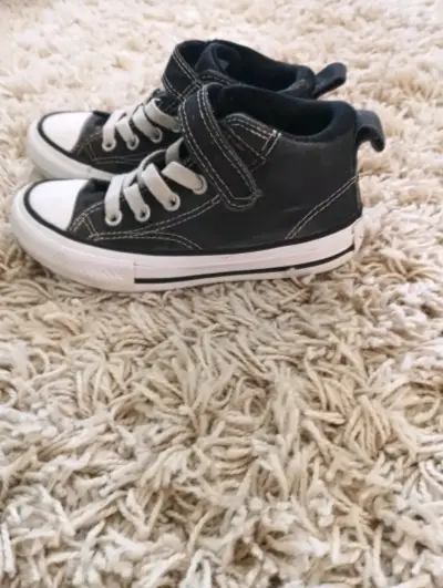 Zapatillas negras para niños Converse talla 28 - miniatura 1