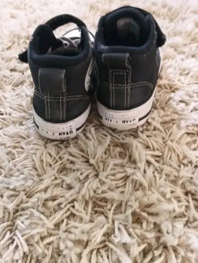 Zapatillas negras para niños Converse talla 28 - miniatura 3
