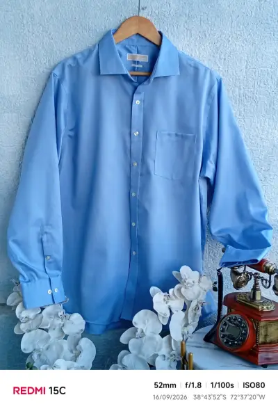 Camisa de vestir azul claro para hombre - miniatura 1