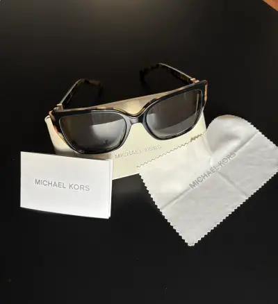Gafas de Sol Michael Kors Mujer Estilo Moderno - miniatura 1