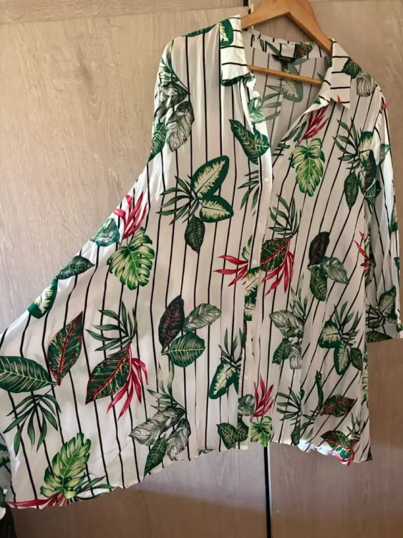 Blusa estampada tropical de mujer - 1