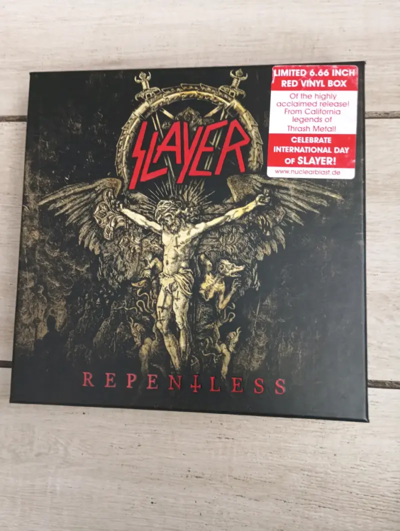 Caja de vinilo rojo Slayer Repentless edición limitada