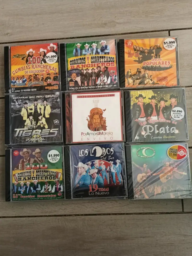 Colección de CDs de música ranchera y corridos